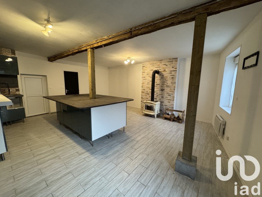 House 5 rooms of 134 m² in Villeneuve-sur-Allier (03460)