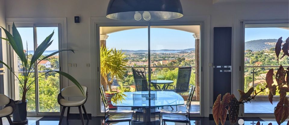 House 8 rooms of 288 m² in Hyères (83400)