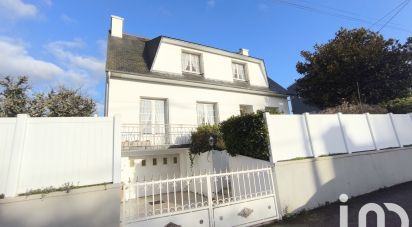 Maison traditionnelle 6 pièces de 135 m² à Carhaix-Plouguer (29270)