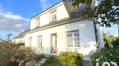 Maison traditionnelle 6 pièces de 135 m² à Carhaix-Plouguer (29270)