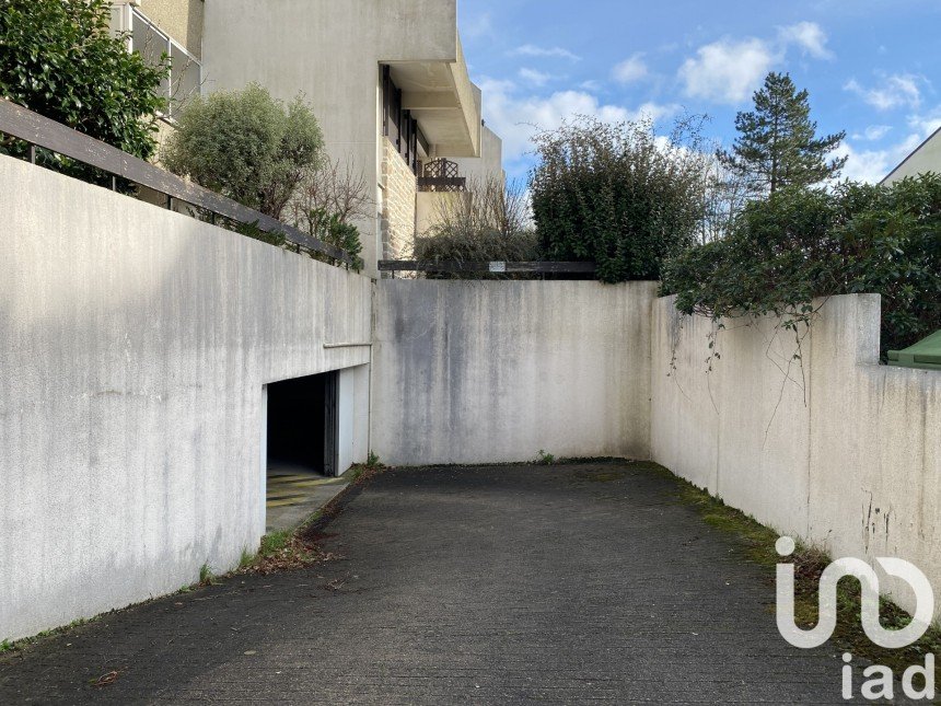 Parking of 15 m² in Quimper (29000)