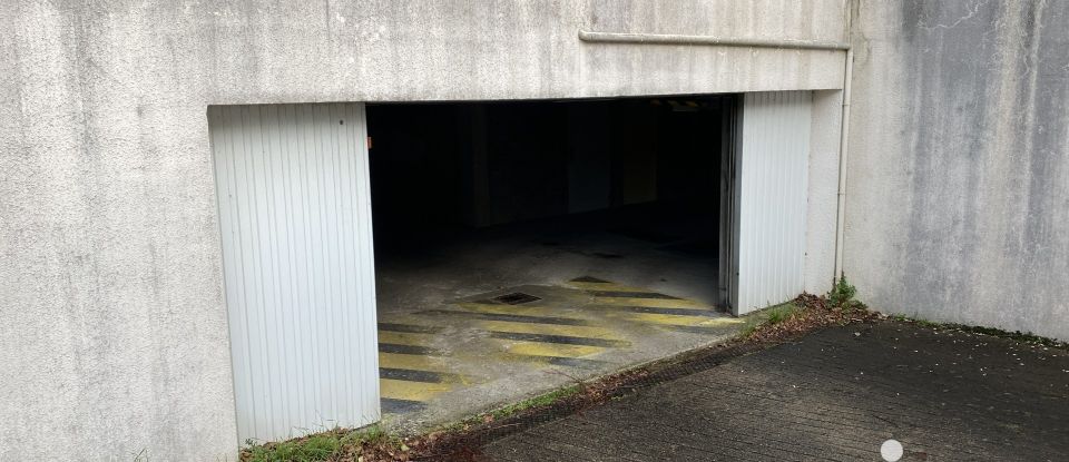 Parking of 15 m² in Quimper (29000)