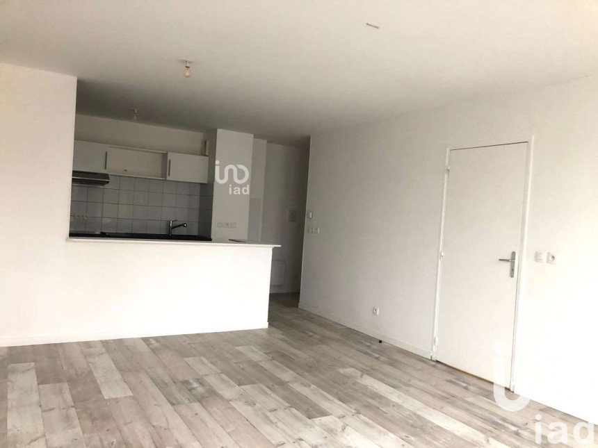 Apartment 2 rooms of 48 m² in Épernon (28230)