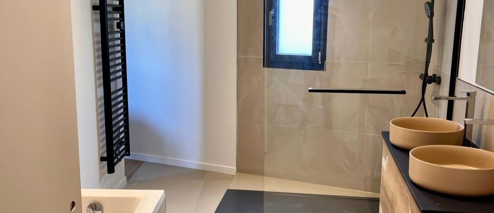 Maison de ville 5 pièces de 156 m² à Nîmes (30900)