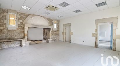 Building in Nîmes (30900) of 800 m²