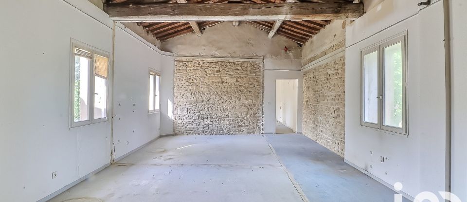 Building in Nîmes (30900) of 800 m²