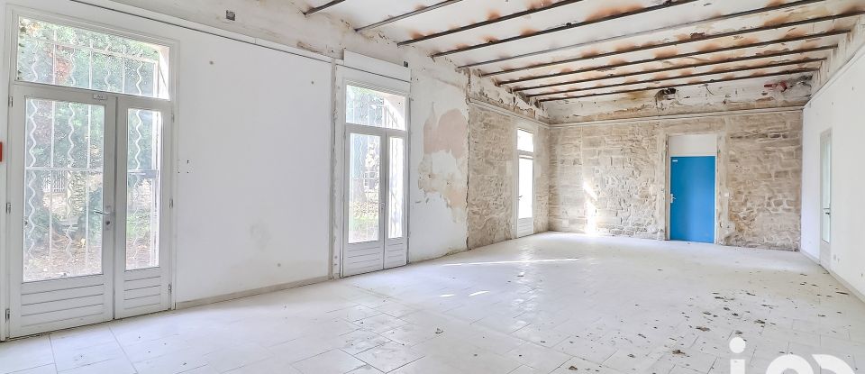 Building in Nîmes (30900) of 800 m²