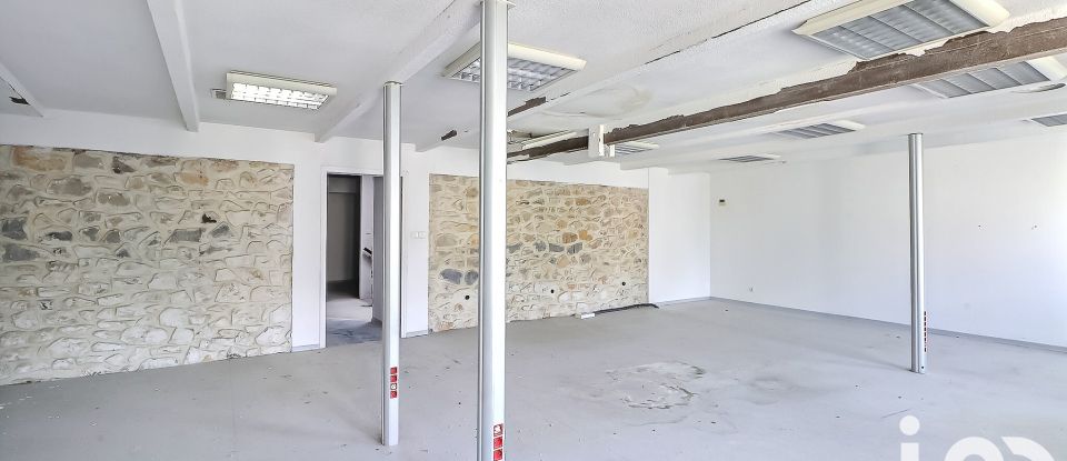 Building in Nîmes (30900) of 1,200 m²