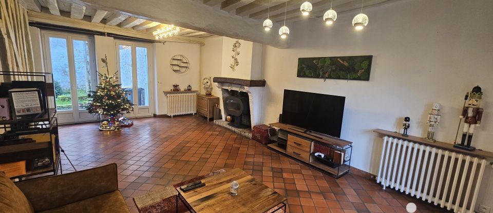 Maison traditionnelle 6 pièces de 146 m² à Saint-Ay (45130)