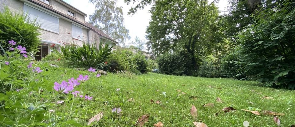 Maison 9 pièces de 179 m² à Bures-sur-Yvette (91440)