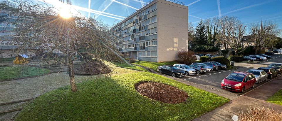 Appartement 4 pièces de 72 m² à Jouy-en-Josas (78350)