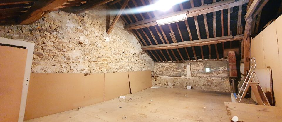 Longère 5 pièces de 120 m² à La Croix-en-Brie (77370)