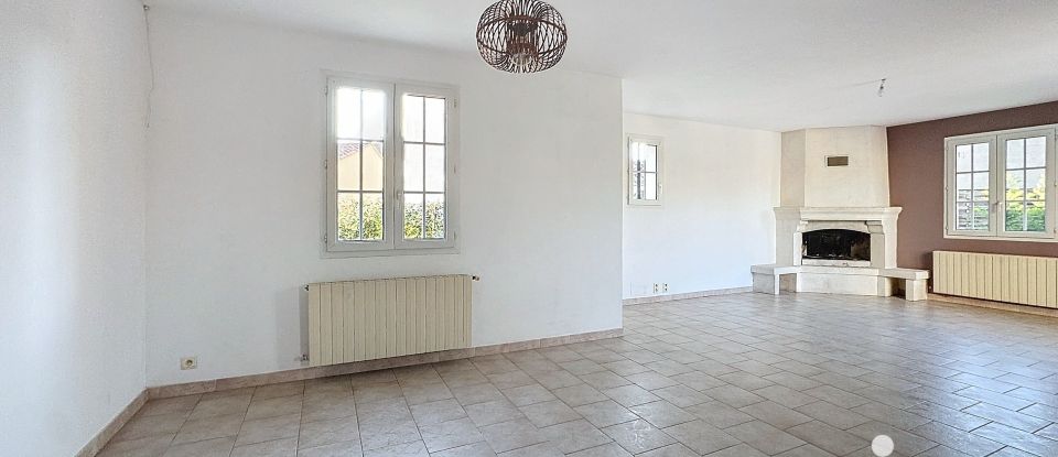 Maison traditionnelle 7 pièces de 160 m² à Vallabrègues (30300)