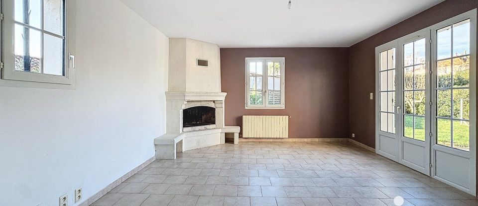 Maison traditionnelle 7 pièces de 160 m² à Vallabrègues (30300)