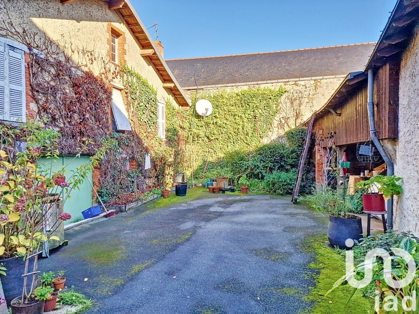 Village house 5 rooms of 88 m² in Bellevigne-en-Layon (49750)