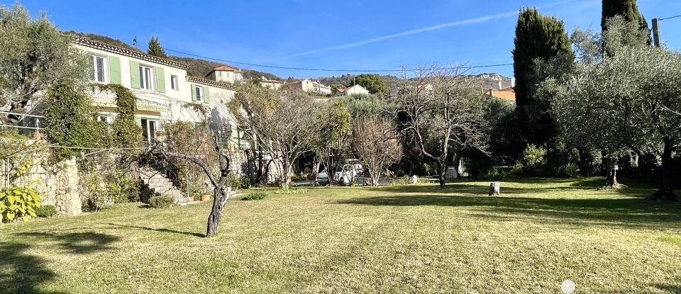 Traditional house 7 rooms of 221 m² in Grasse (06520)