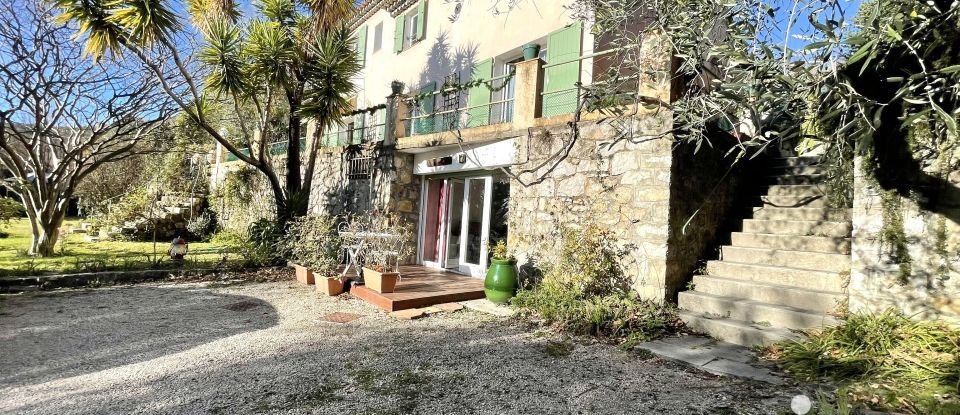 Traditional house 7 rooms of 221 m² in Grasse (06520)