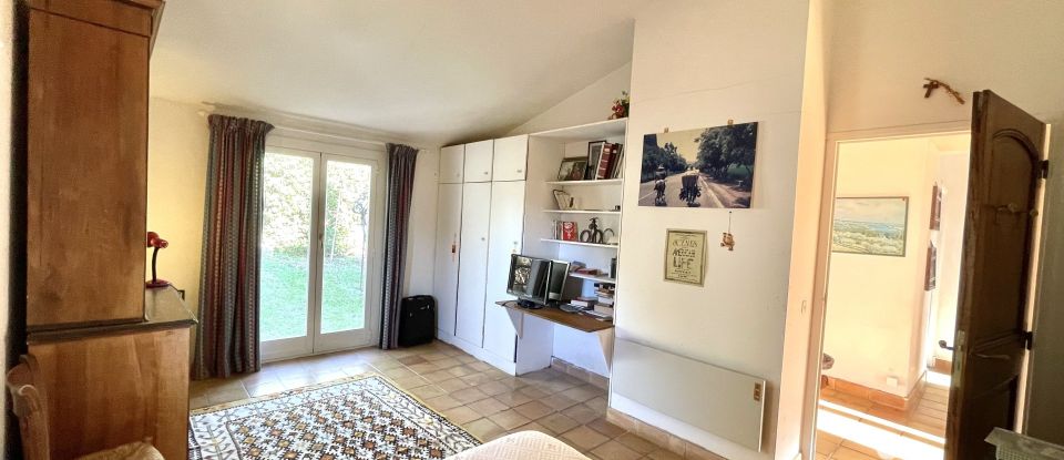 Traditional house 7 rooms of 221 m² in Grasse (06520)