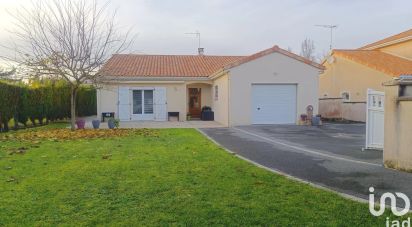 House 4 rooms of 118 m² in Neuville-de-Poitou (86170)