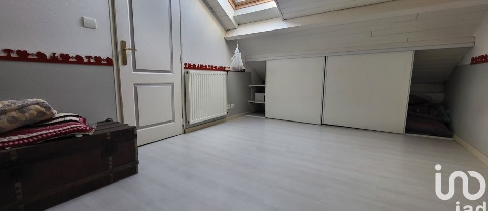 Town house 5 rooms of 104 m² in Cholet (49300)