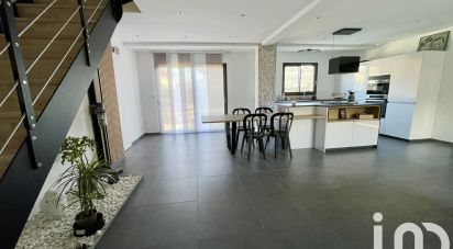 House 4 rooms of 106 m² in Tullins (38210)