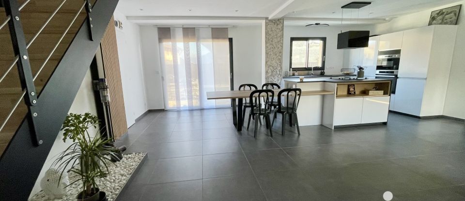 Maison 4 pièces de 106 m² à Tullins (38210)