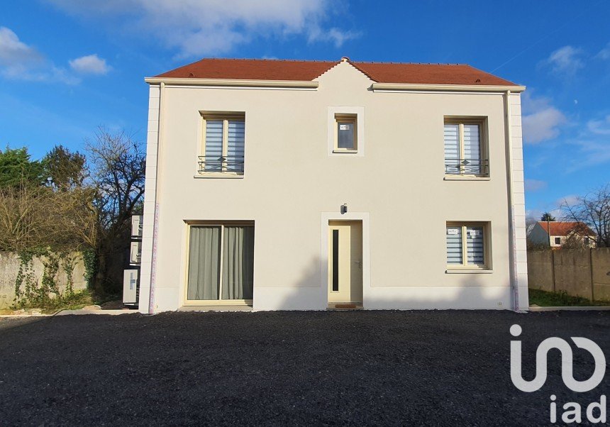 Maison 6 pièces de 118 m² à Moisenay (77950)