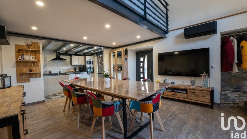 Maison 8 pièces de 232 m² à Jonzier-Épagny (74520)