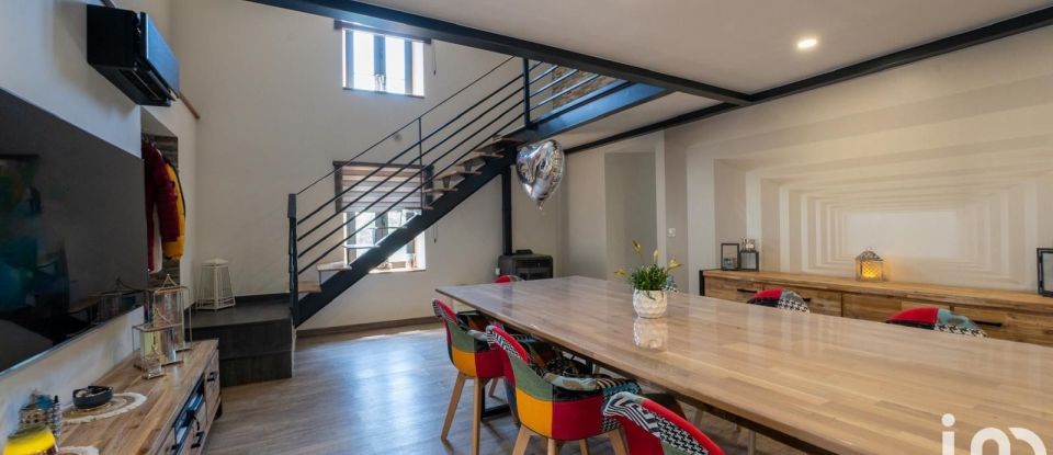 Maison 8 pièces de 232 m² à Jonzier-Épagny (74520)