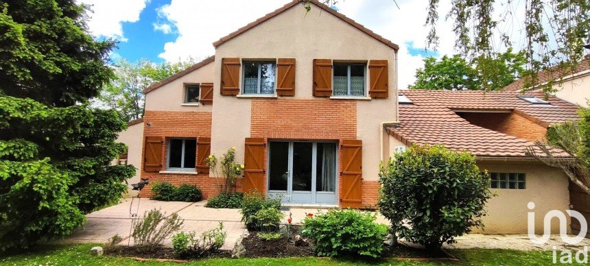 Maison traditionnelle 6 pièces de 116 m² à Montigny-le-Bretonneux (78180)