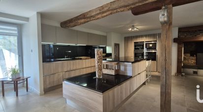 Barn conversion 7 rooms of 310 m² in Saint-Mamet-la-Salvetat (15220)