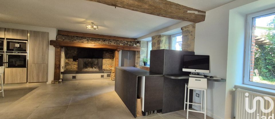 Barn conversion 7 rooms of 310 m² in Saint-Mamet-la-Salvetat (15220)