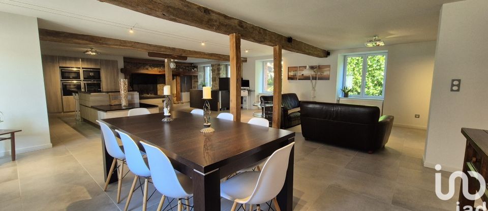 Barn conversion 7 rooms of 310 m² in Saint-Mamet-la-Salvetat (15220)