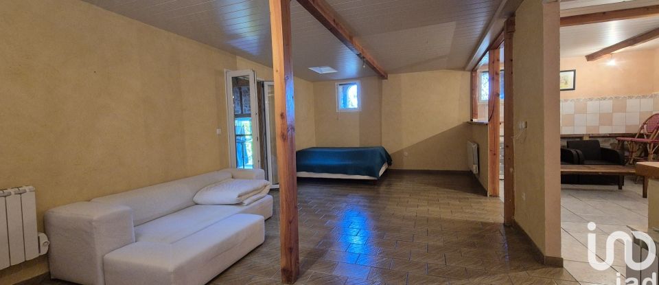 Barn conversion 7 rooms of 310 m² in Saint-Mamet-la-Salvetat (15220)