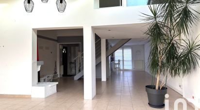 Pavilion 6 rooms of 102 m² in Menucourt (95180)