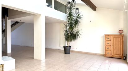 Pavilion 6 rooms of 102 m² in Menucourt (95180)