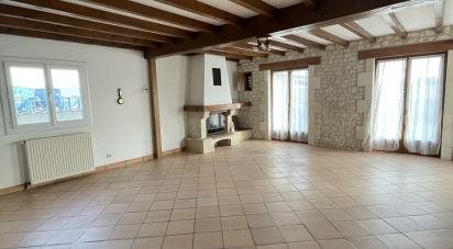 Traditional house 5 rooms of 148 m² in Jarnac-Champagne (17520)