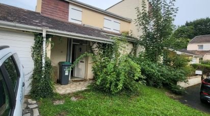 House 4 rooms of 89 m² in Combs-la-Ville (77380)