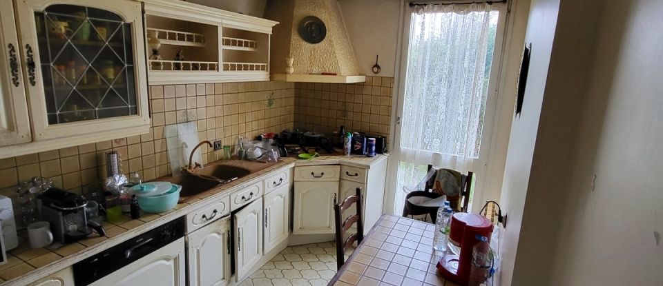 House 4 rooms of 89 m² in Combs-la-Ville (77380)