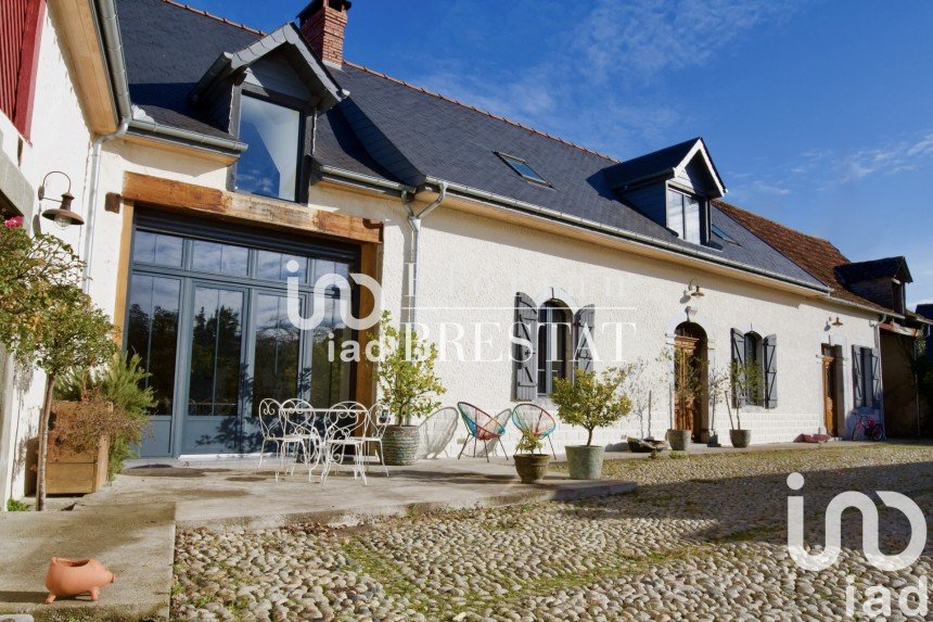 Village house 8 rooms of 220 m² in Tarbes (65000)