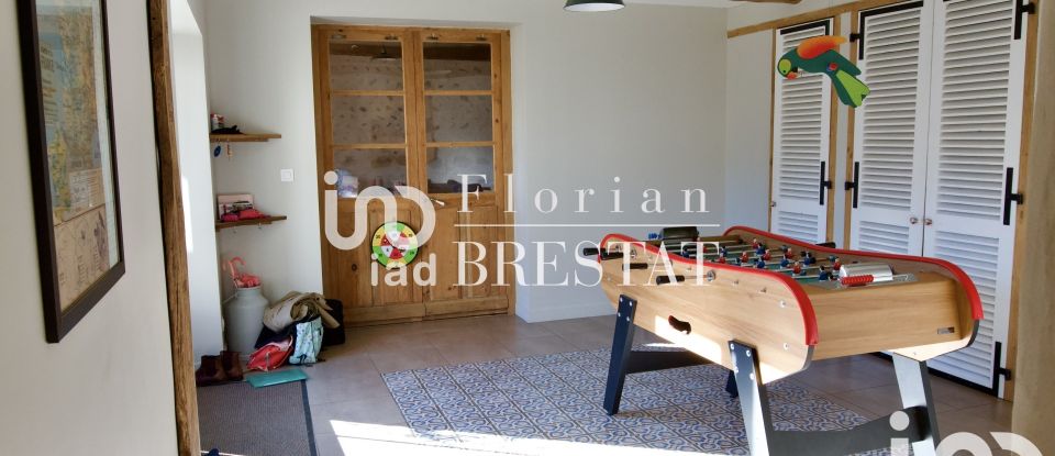 Village house 8 rooms of 220 m² in Tarbes (65000)