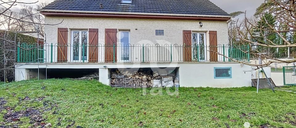 Maison traditionnelle 6 pièces de 145 m² à Montry (77450)