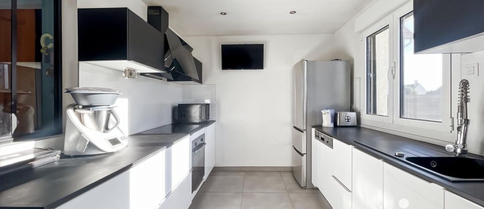 Maison 6 pièces de 135 m² à Corbeil-Essonnes (91100)