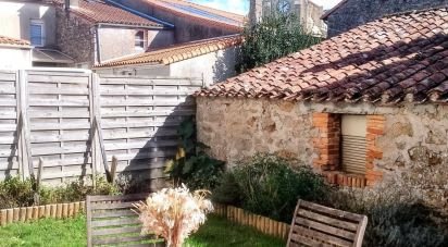 House 7 rooms of 151 m² in Bellevigny (85170)