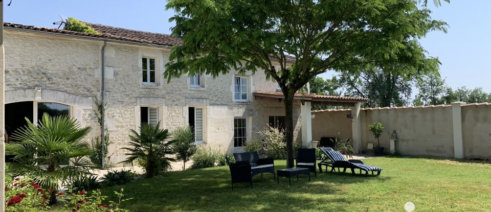 House 13 rooms of 333 m² in Bourg-Charente (16200)