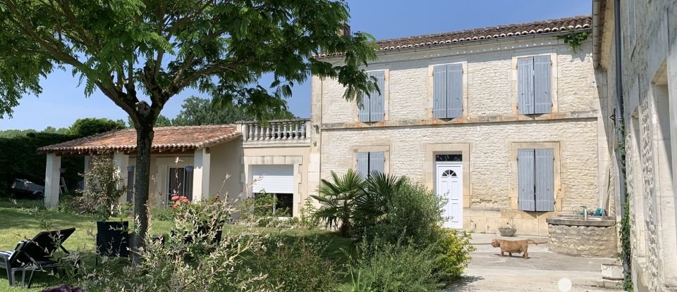 House 13 rooms of 333 m² in Bourg-Charente (16200)