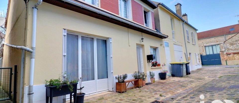 House 5 rooms of 96 m² in PERIGNY-SUR-YERRES (94520)