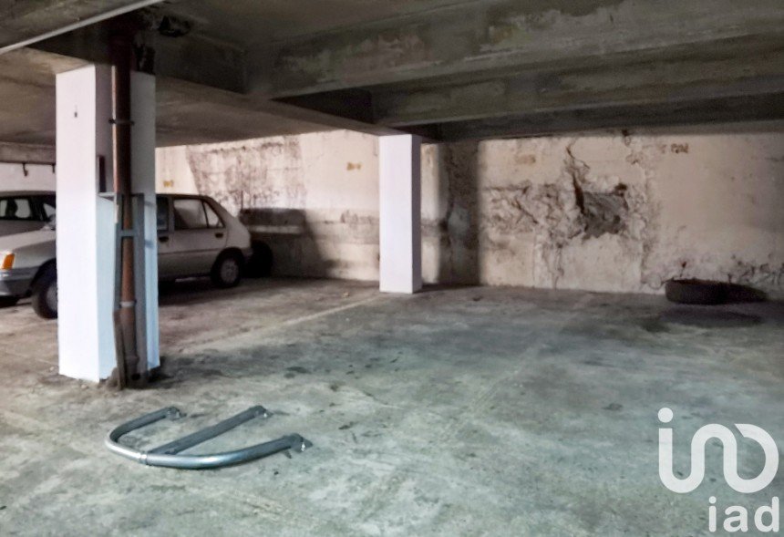 Parking of 10 m² in Paris (75019)