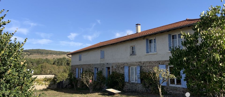 Farm 8 rooms of 158 m² in Pomeys (69590)