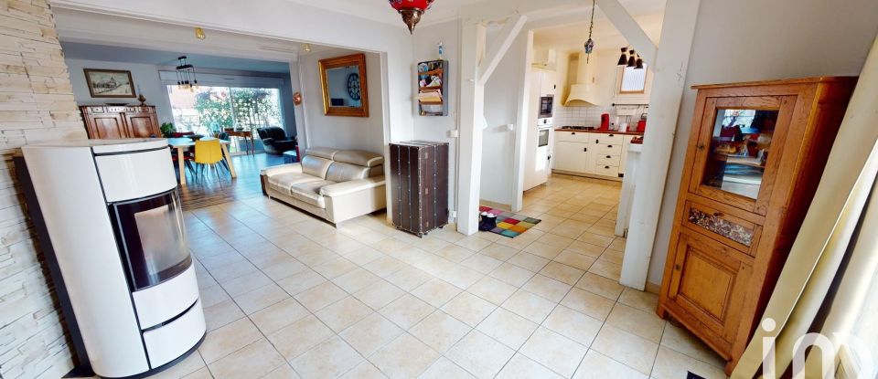 House 7 rooms of 129 m² in La Brosse-Montceaux (77940)